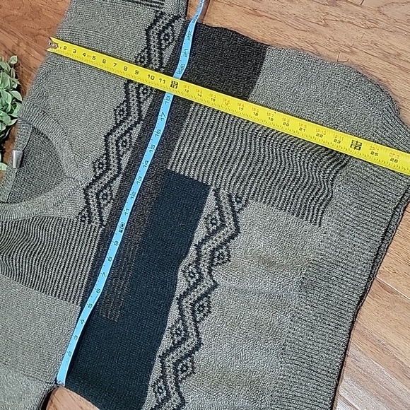 Vintage Men's Sweater from Turkey - Picture 9 of 12